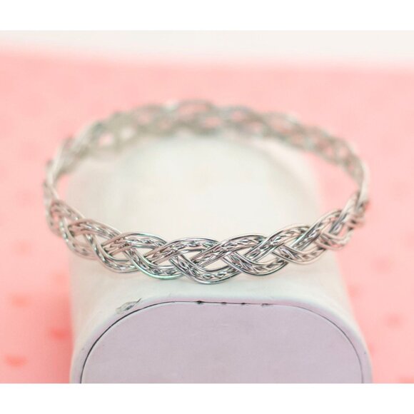 Vintage Unique Braids Silver Tone Elegant Bangle Bracelet 8 inch - X19 - Picture 1 of 3